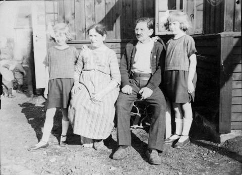 1915 Julie Länger og Zigmut Wolter