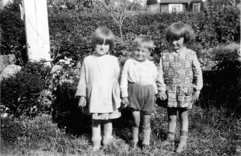 1930 Rudolfs datter Lizzie Erling og Lilian