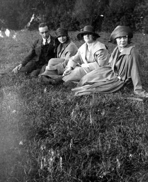 1935 Poul Andersen Olga Ida og Nancy Wolter