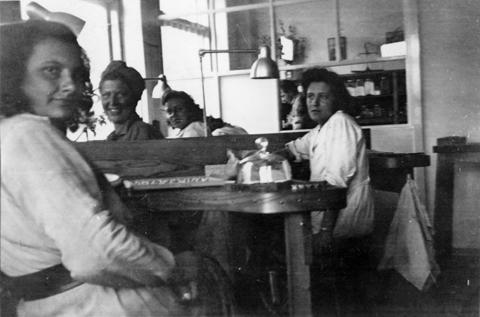 1940 Lilian hos Michelsen