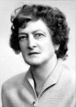 1960 Adele Bartha pasfoto