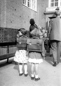 1956 Winnie første skoledag