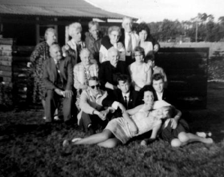 1964 14 juli Familien samlet på Falster