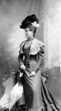 1900-Laura-Melcher